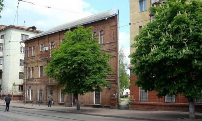 Плоский будинок