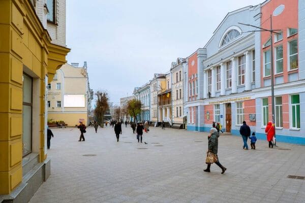 Пішохідна частина вулиці Михайлівська