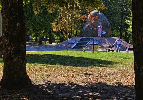 Сквер на Замковій горі Житомир